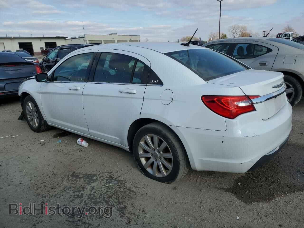 2014 CHRYSLER 200 - VIN: 1C3CCBBB1EN179257 - Фото 2