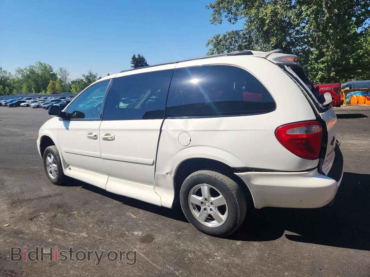 2005 DODGE CARAVAN - VIN: 2D8GP44LX5R262970 - Фото 2
