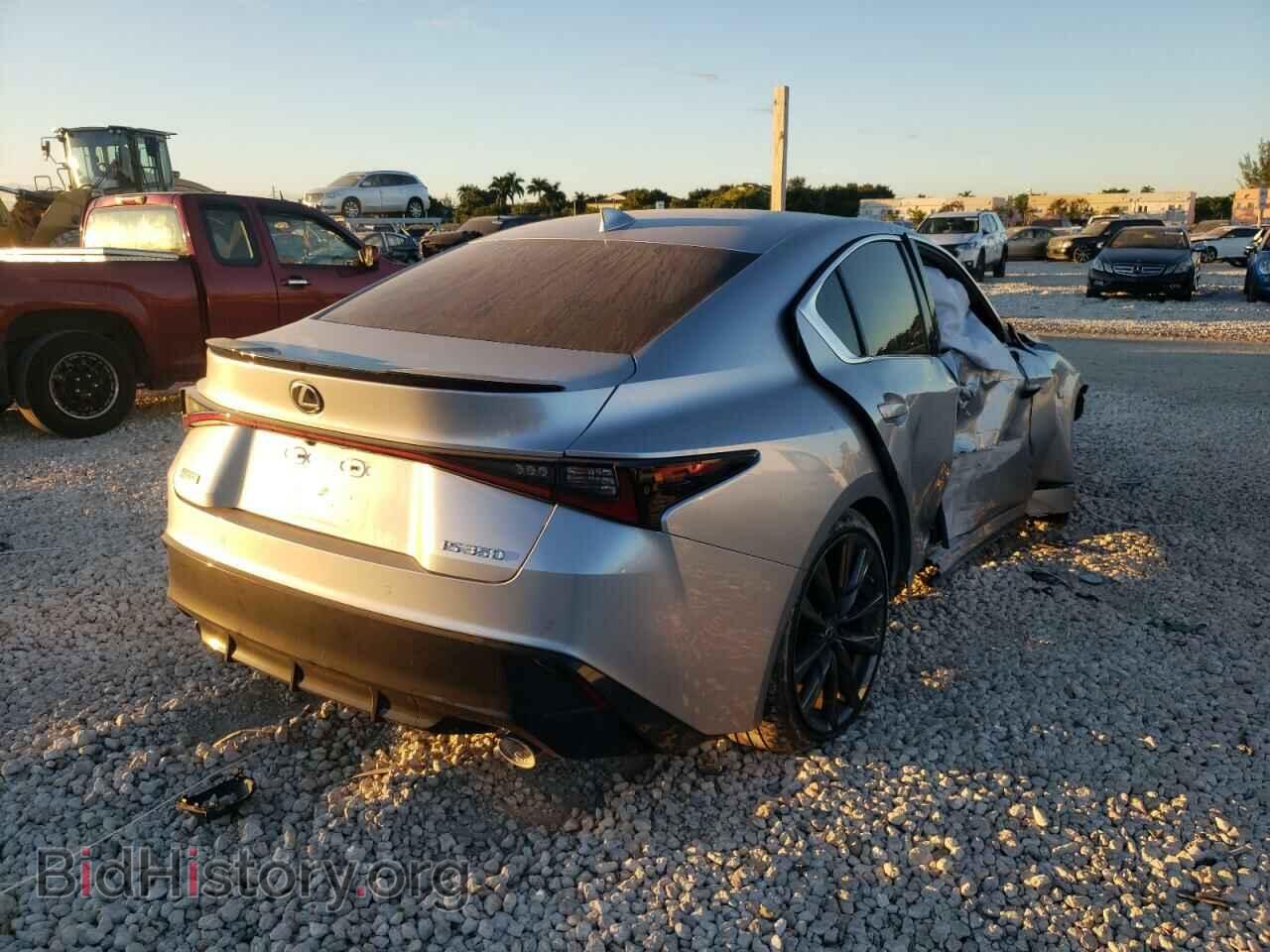 2021 LEXUS IS - VIN: JTHGZ1B24M5041005 - Фото 4