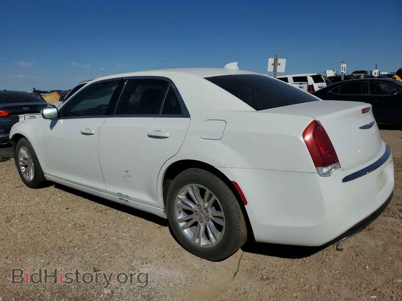 2018 CHRYSLER 300 - VIN: 2C3CCAAG0JH292076 - Фото 2
