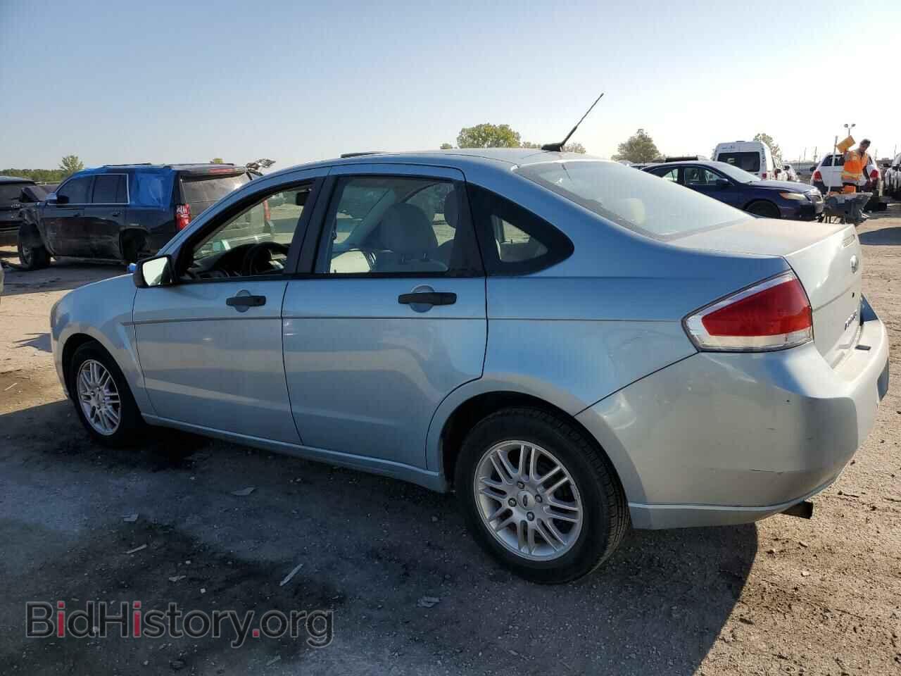 2009 FORD FOCUS - VIN: 1FAHP35N59W197932 - Фото 2