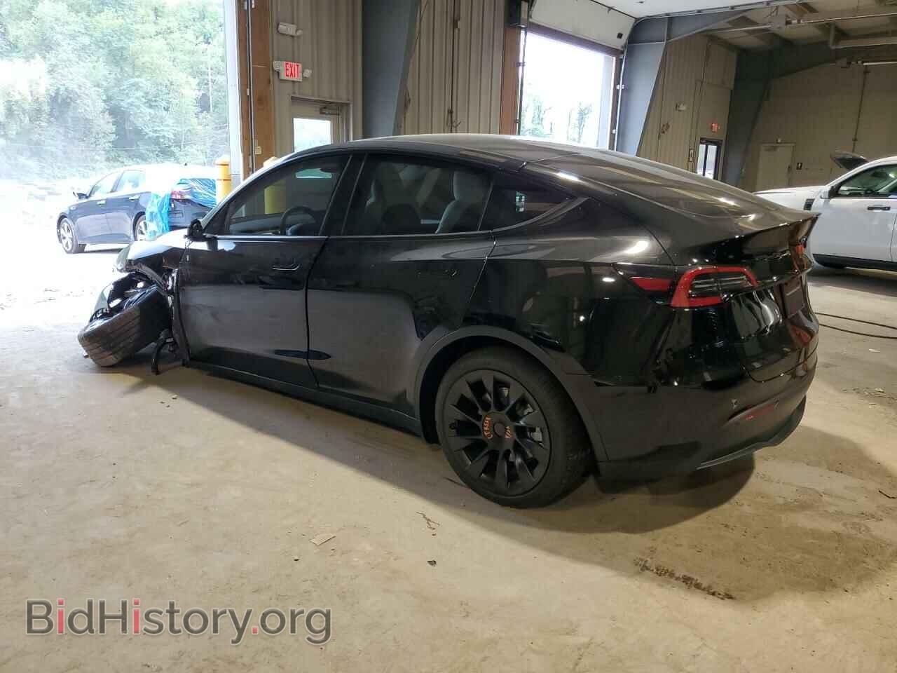 2023 TESLA MODEL Y - VIN: 7SAYGDEEXPF838898 - Фото 2