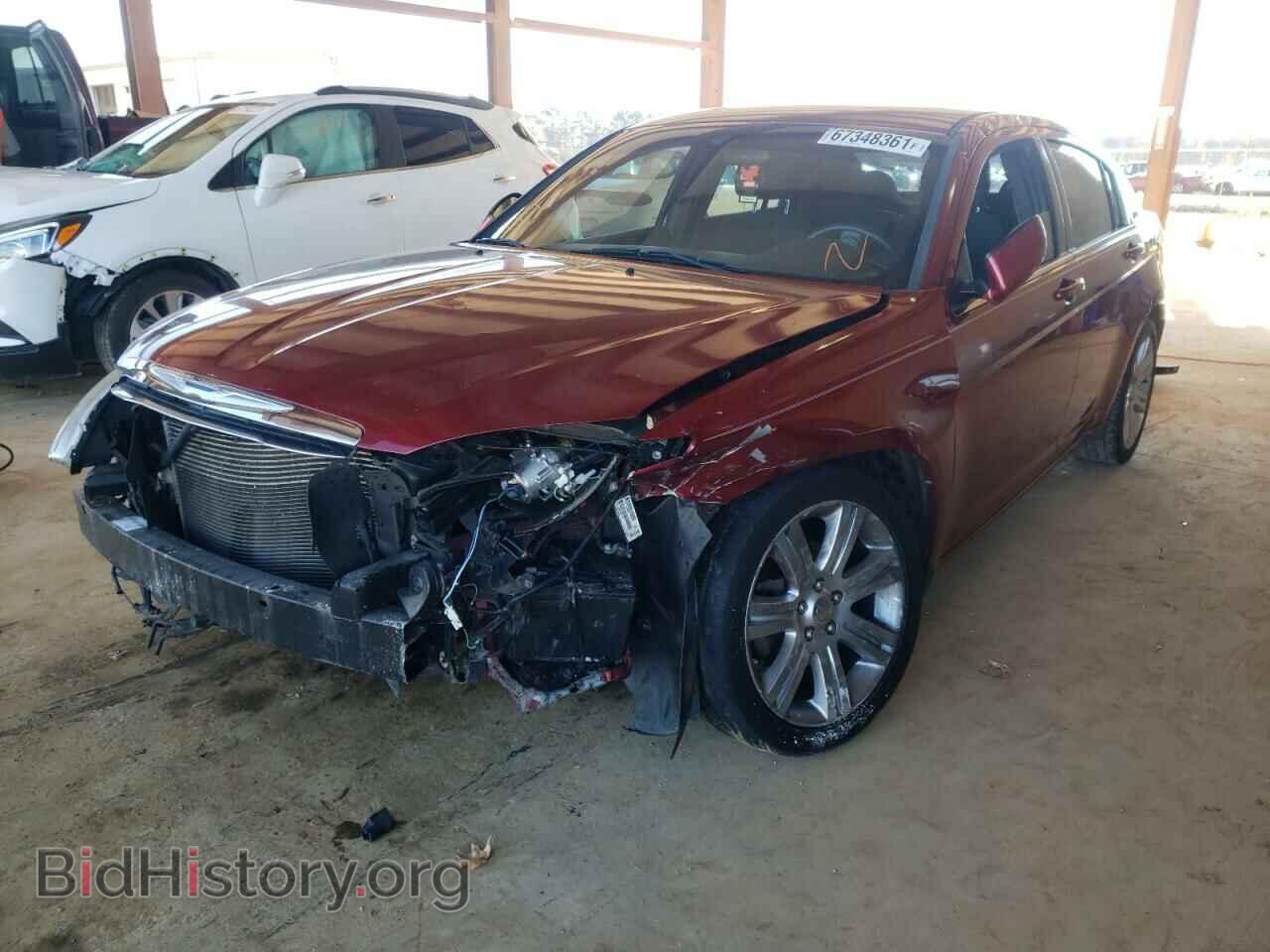 2013 CHRYSLER 200 - VIN: 1C3CCBAB0DN670063 - Фото 2