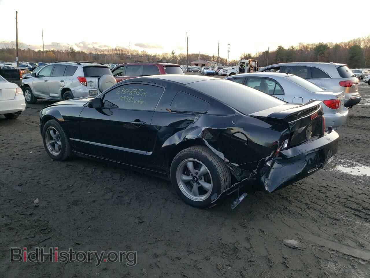 2008 FORD MUSTANG - VIN: 1ZVHT80N085118212 - Фото 2