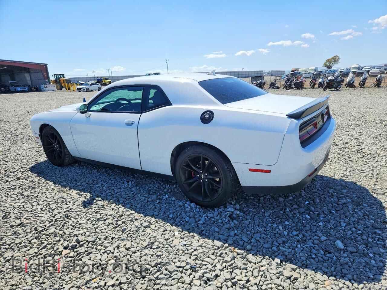 2018 DODGE CHALLENGER - VIN: 2C3CDZAG7JH229214 - Photo 2
