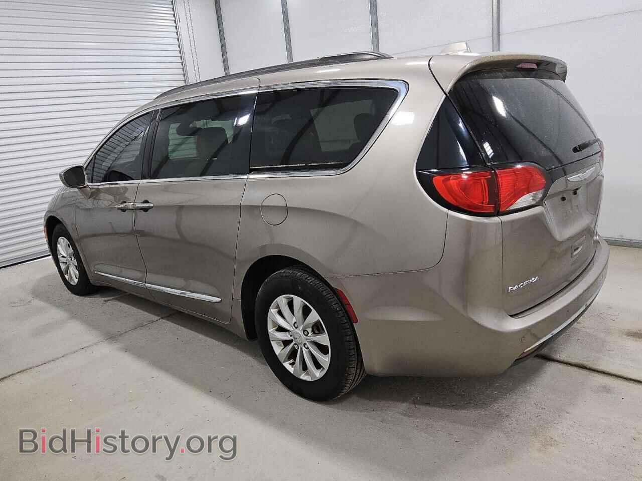 2017 CHRYSLER PACIFICA - VIN: 2C4RC1BGXHR747914 - Фото 2