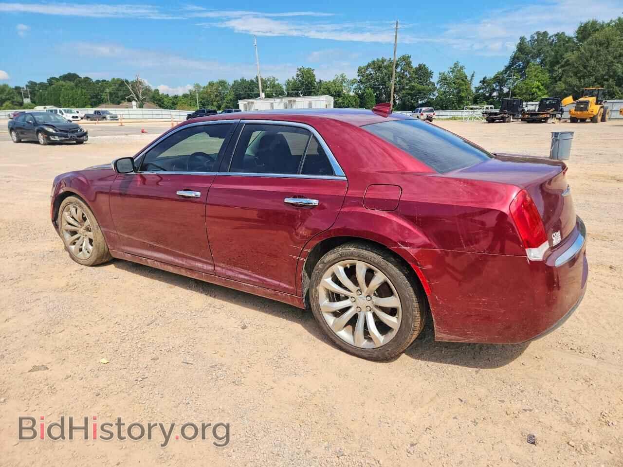 2019 CHRYSLER 300 - VIN: 2C3CCAEG5KH564696 - Фото 2