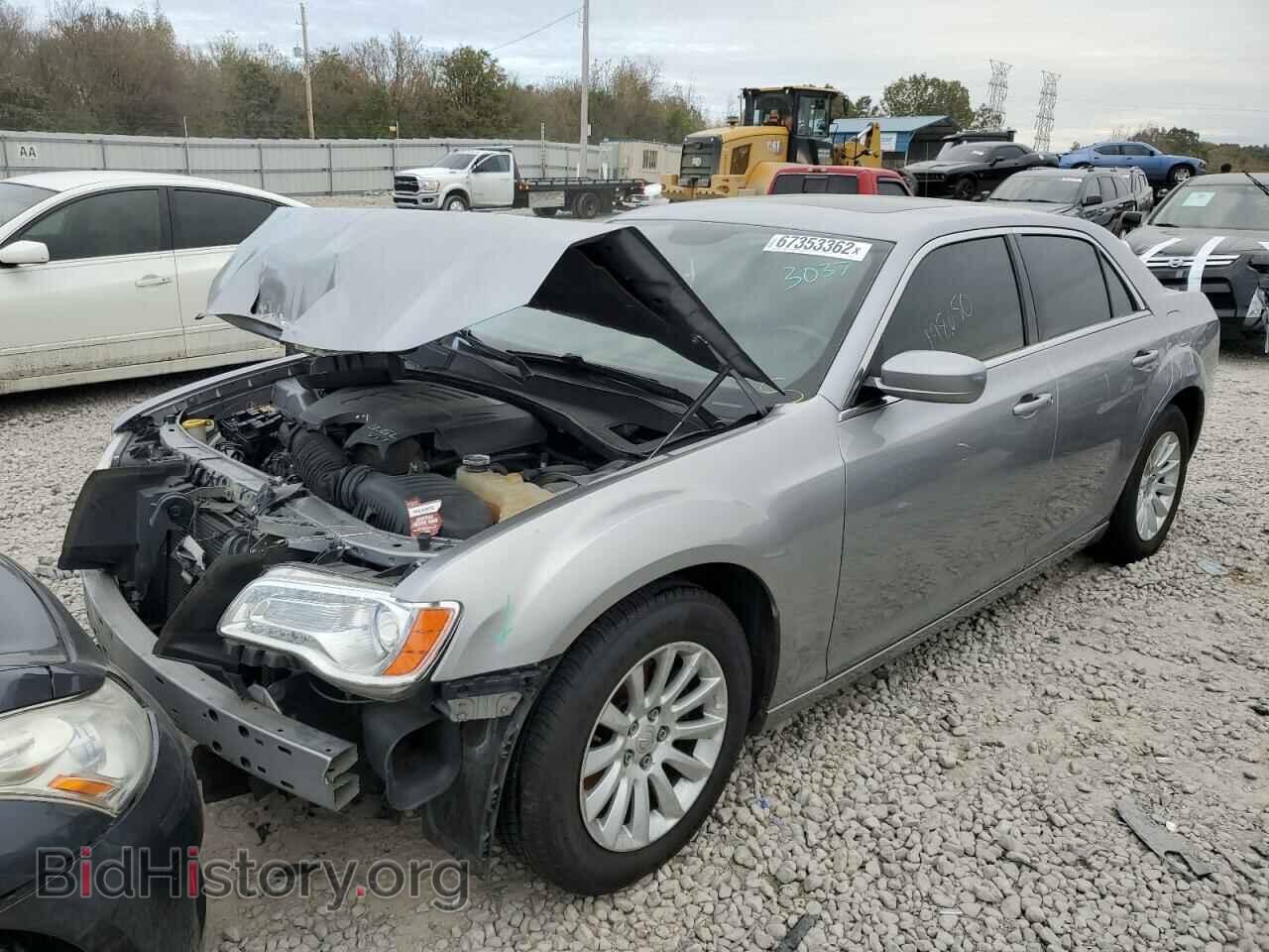 2013 CHRYSLER 300 - VIN: 2C3CCAAG2DH657264 - Фото 2