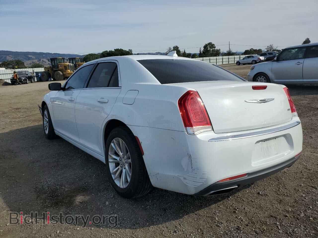 2017 CHRYSLER 300 - VIN: 2C3CCAAG0HH506185 - Фото 3