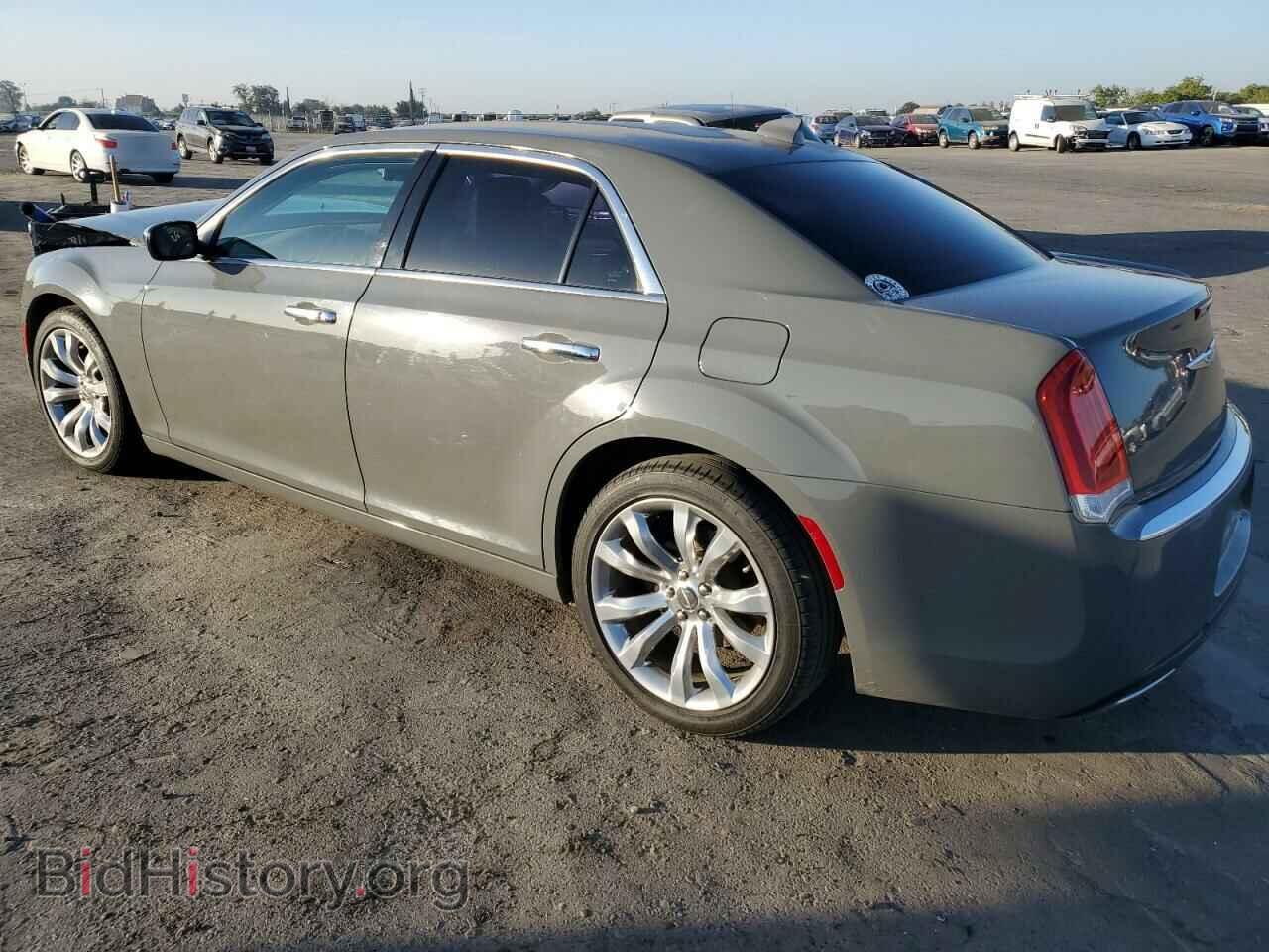 2019 CHRYSLER 300 - VIN: 2C3CCAEG0KH536630 - Фото 2