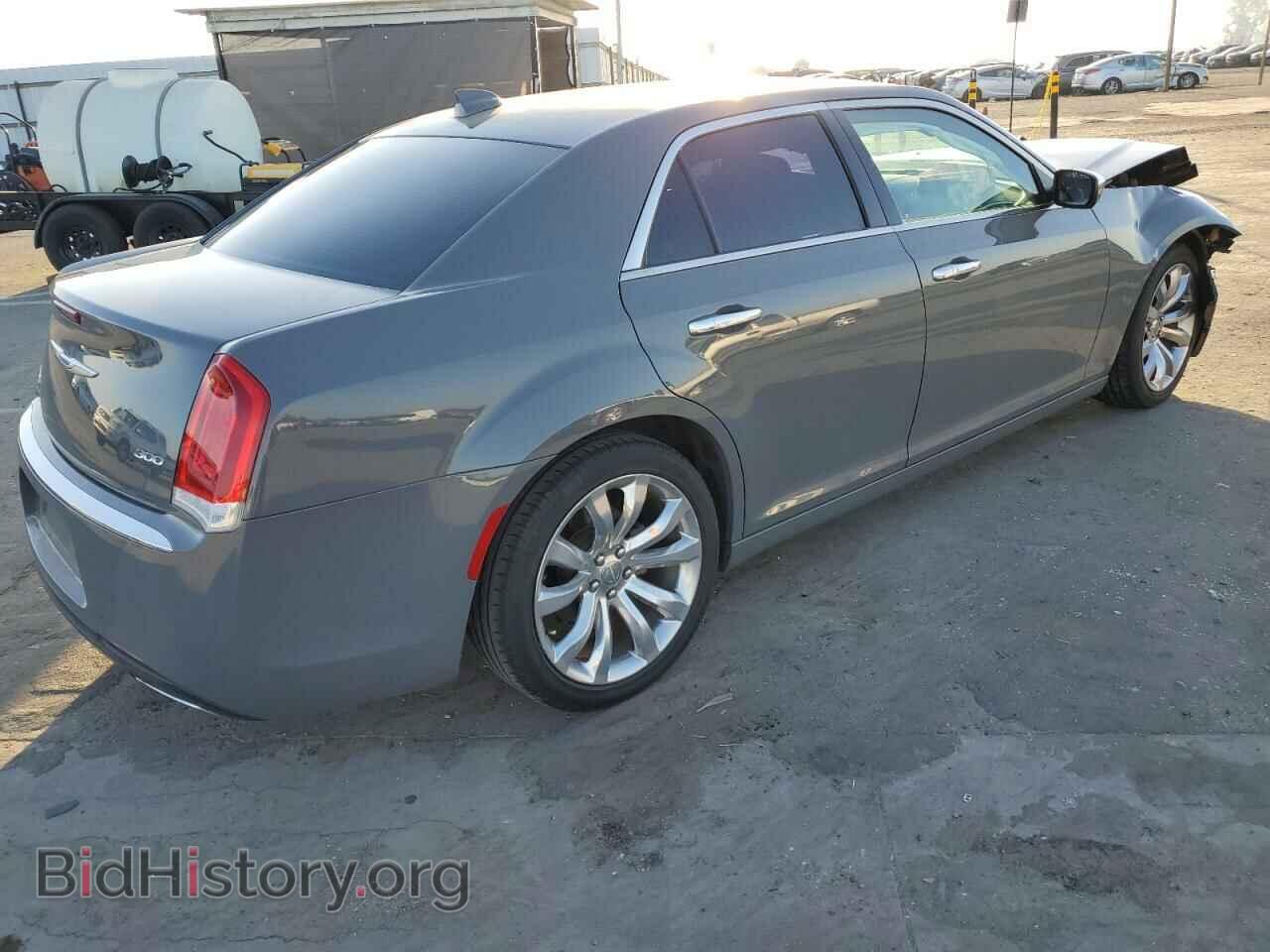 2019 CHRYSLER 300 - VIN: 2C3CCAEG0KH536630 - Фото 3