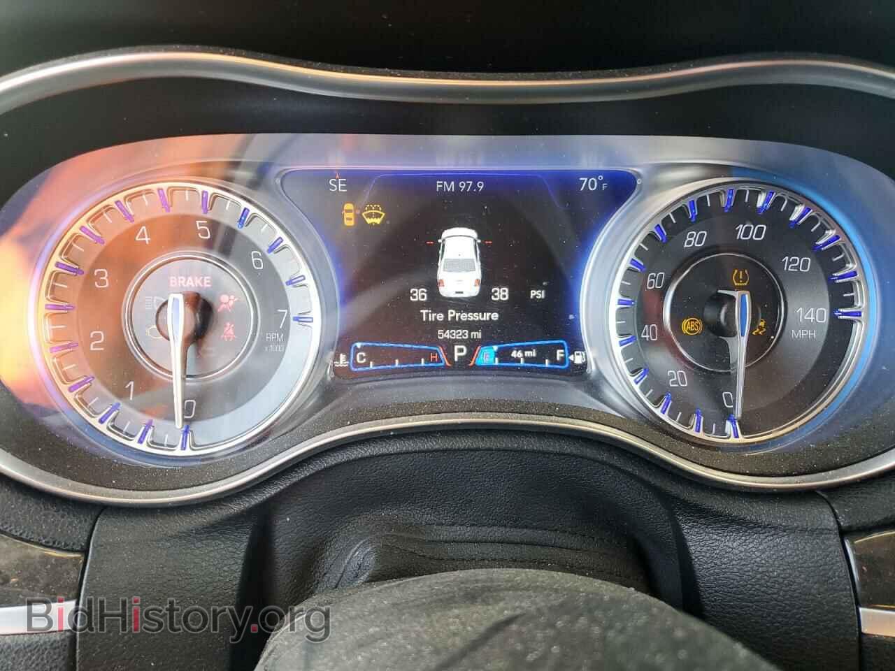 2019 CHRYSLER 300 - VIN: 2C3CCAEG0KH536630 - Фото 9