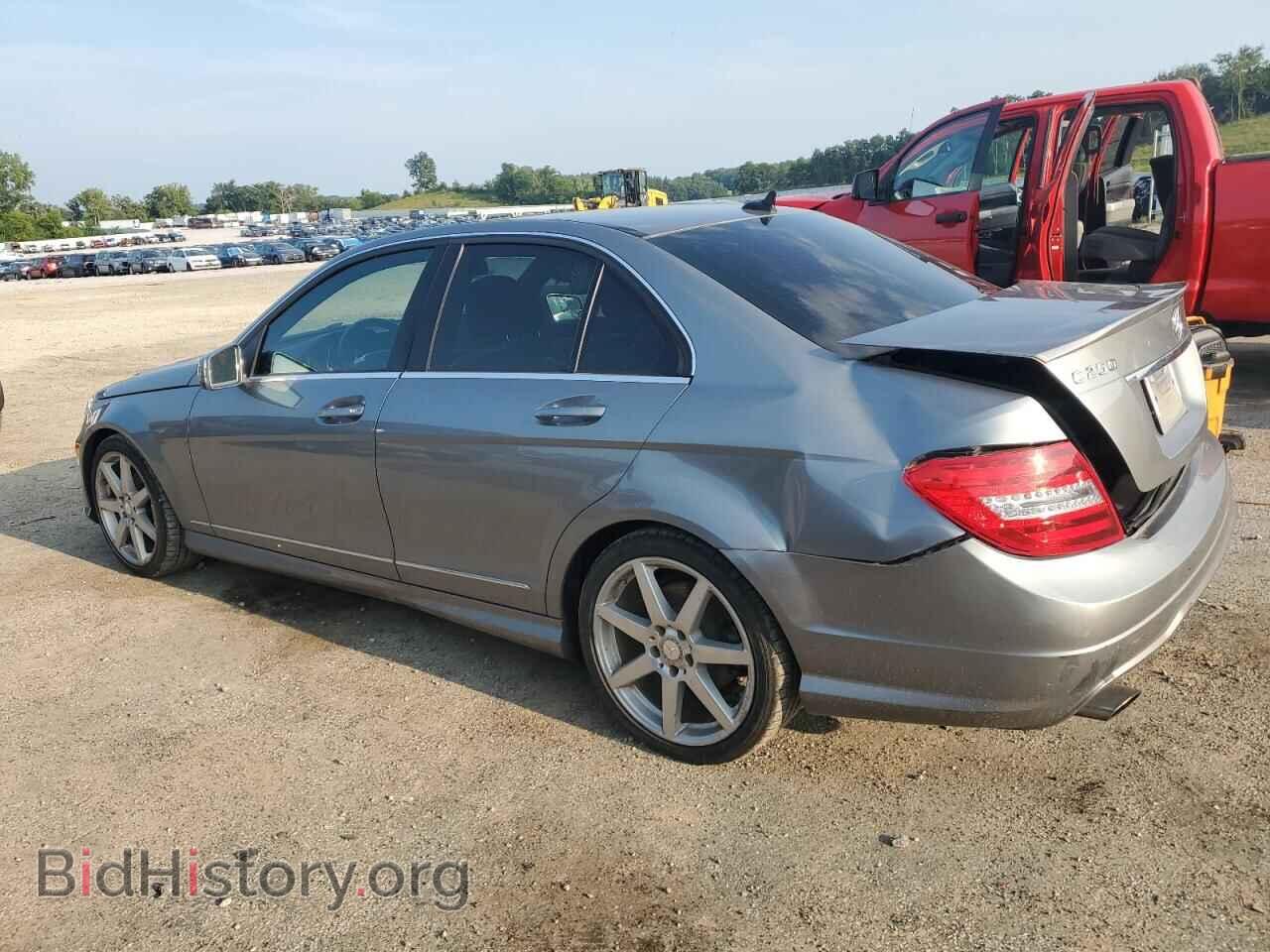 2014 MERCEDES-BENZ C-CLASS - VIN: WDDGF4HB0EG233858 - Фото 2