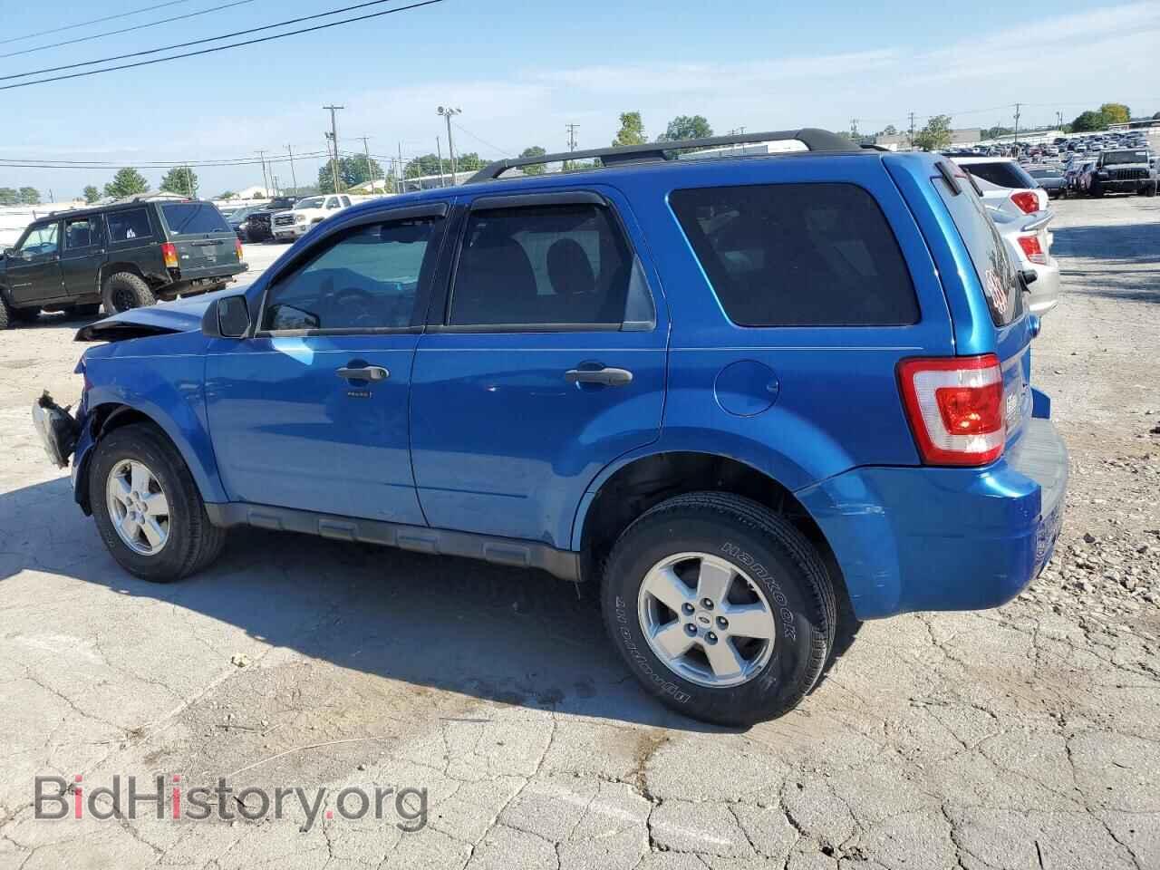 2011 FORD ESCAPE - VIN: 1FMCU0D77BKA13906 - Фото 2