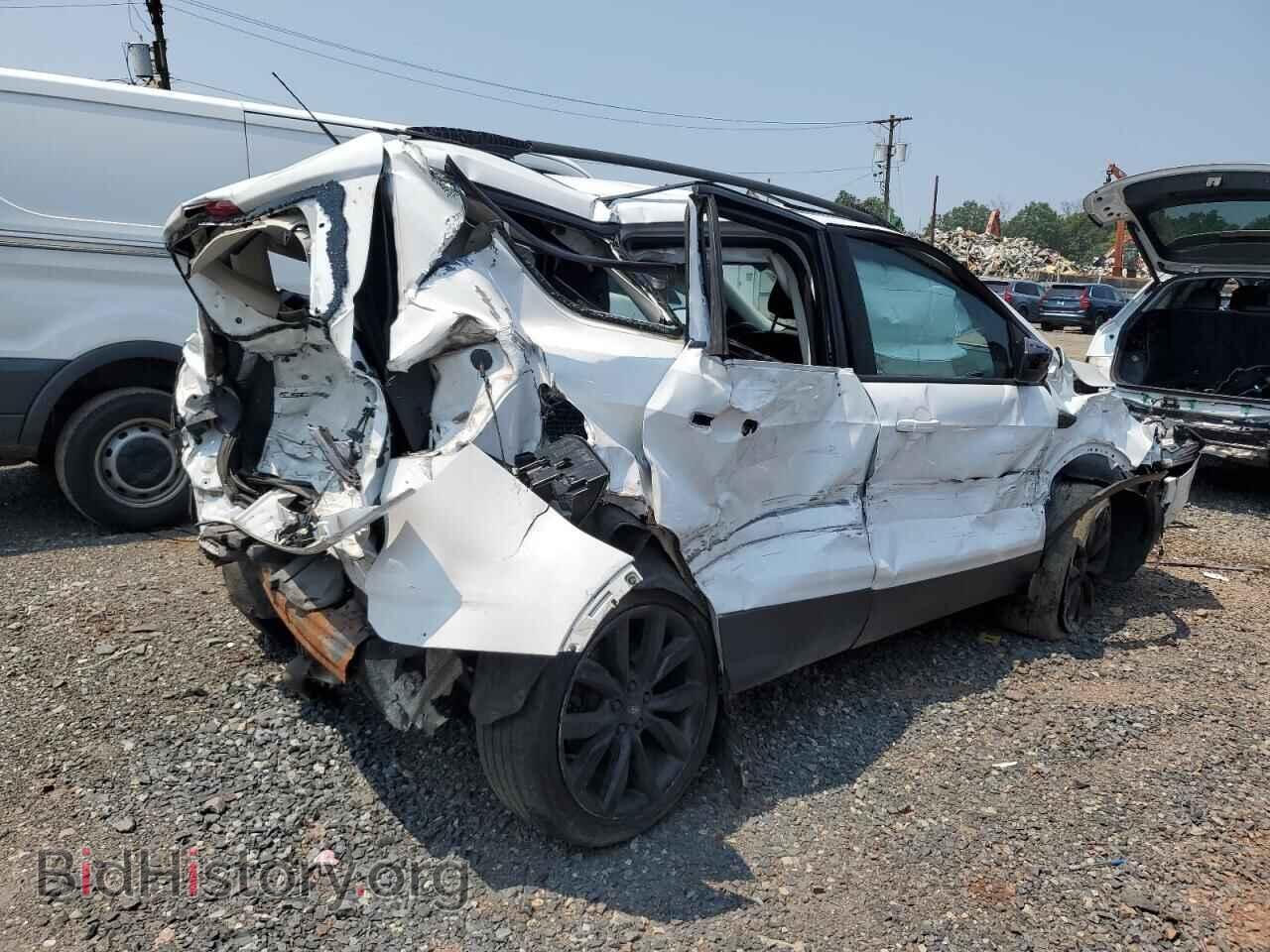 2017 FORD ESCAPE - VIN: 1FMCU9GD5HUB13571 - Photo 3