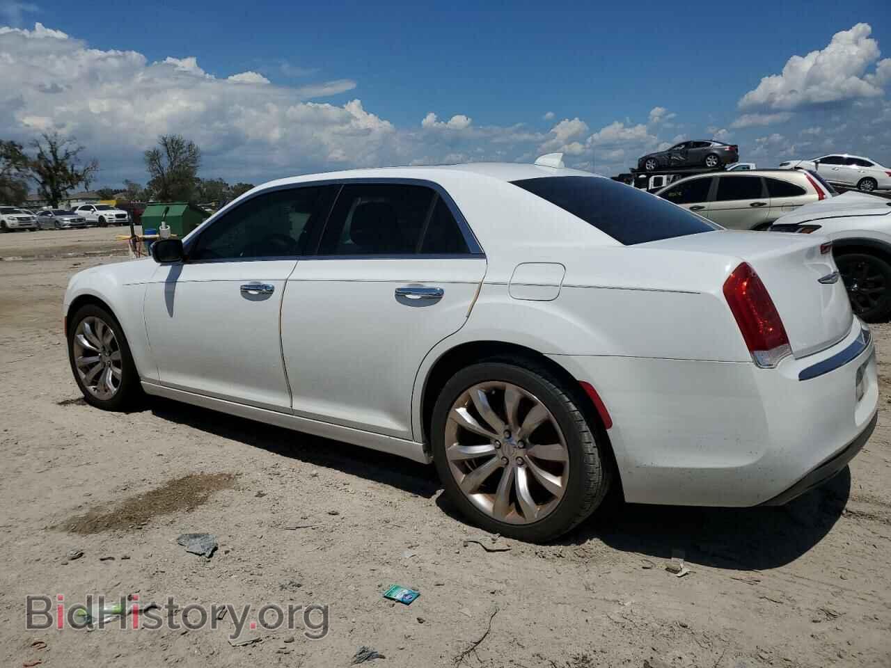 2015 CHRYSLER 300 - VIN: 2C3CCAEGXFH763667 - Фото 2