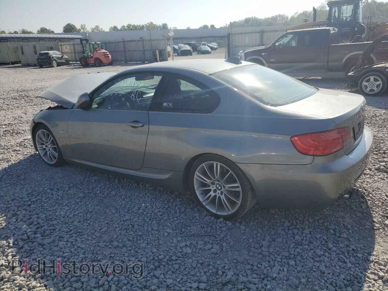 2011 BMW 3 SERIES - VIN: WBAKG7C51BE264352 - Фото 2