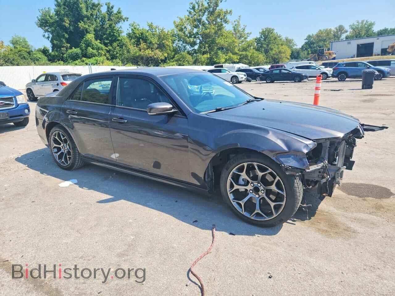 2018 CHRYSLER 300 - VIN: 2C3CCABT5JH276015 - Photo 4