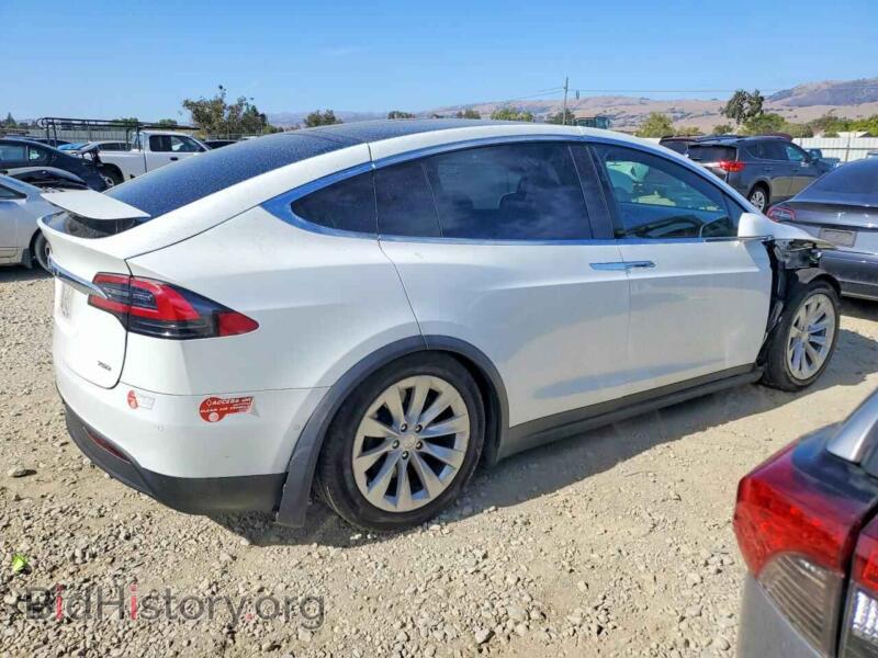 2016 Tesla MODEL X (VIN 5YJXCBE21GF033662) — фото 3 из 13