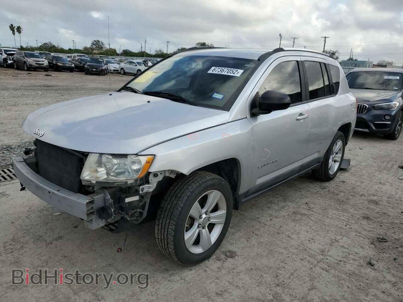 Photo 1J4NT1FB1BD215730 - JEEP COMPASS 2011