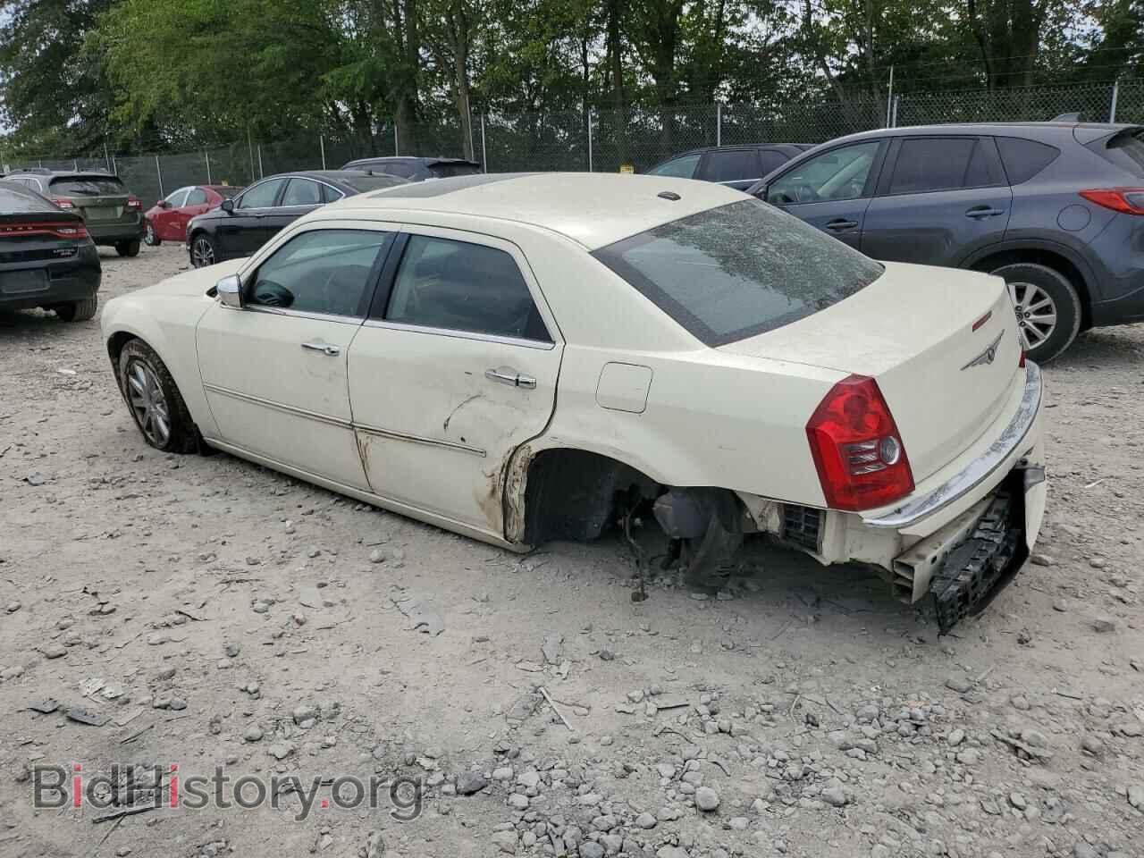 2010 CHRYSLER 300 - VIN: 2C3CA3CV7AH140096 - Фото 2