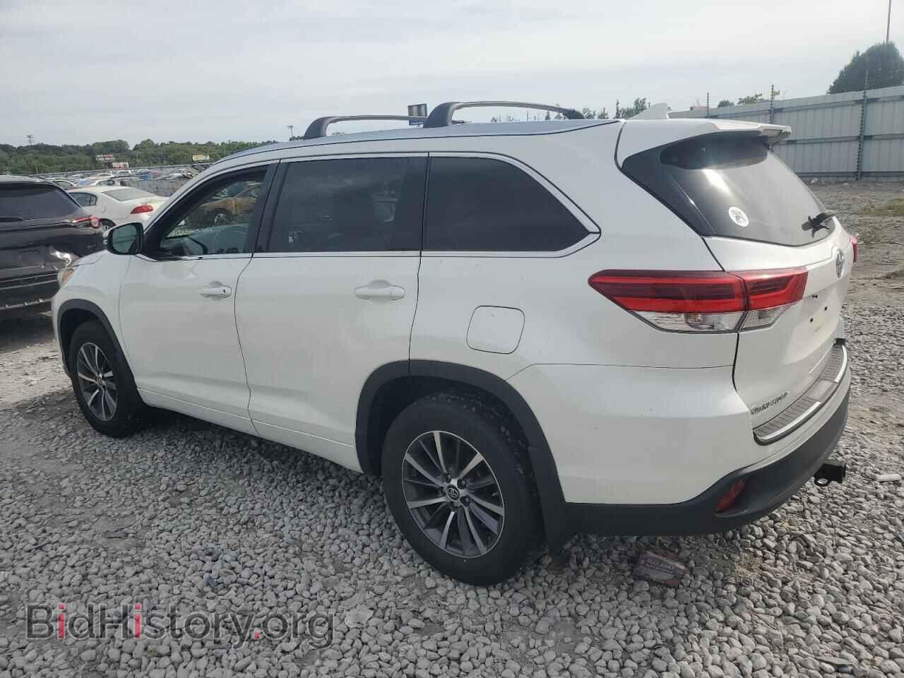 2018 TOYOTA HIGHLANDER - VIN: 5TDJZRFH1JS557722 - Фото 2