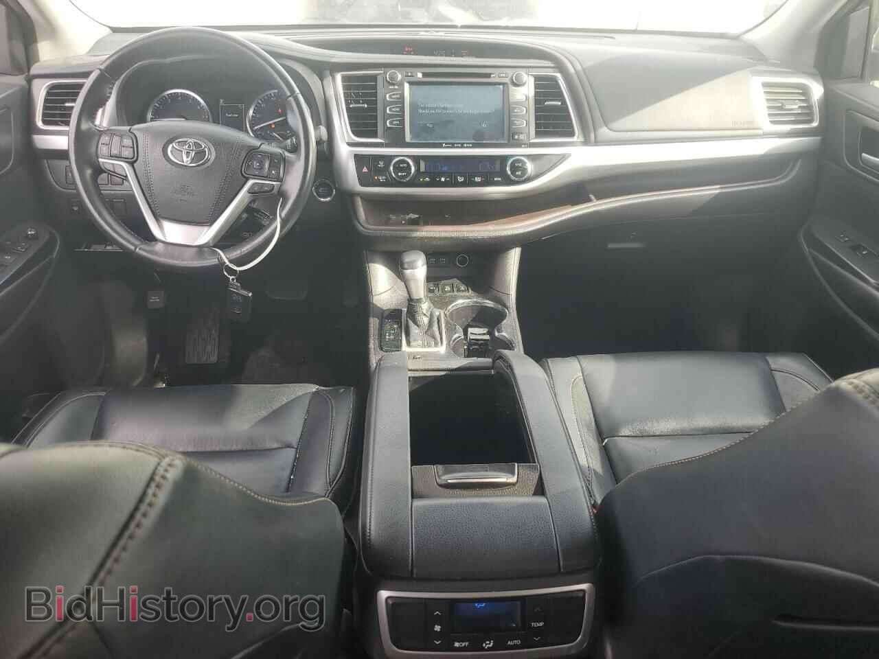 2018 TOYOTA HIGHLANDER - VIN: 5TDJZRFH1JS557722 - Фото 8
