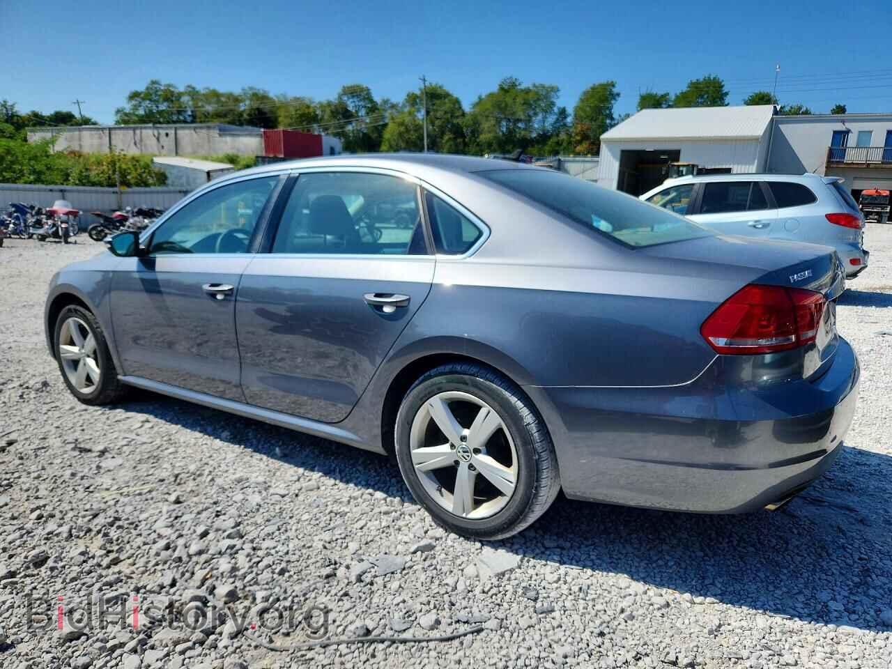 2012 VOLKSWAGEN PASSAT - VIN: 1VWBP7A32CC100770 - Photo 2