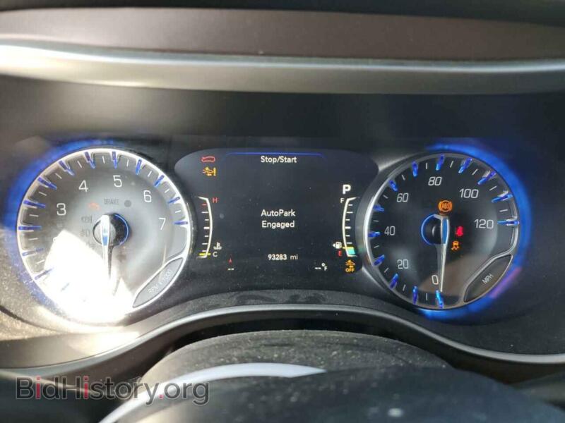 2019 Chrysler PACIFICA (VIN 2C4RC1FG2KR583074) — photo 8 of 10