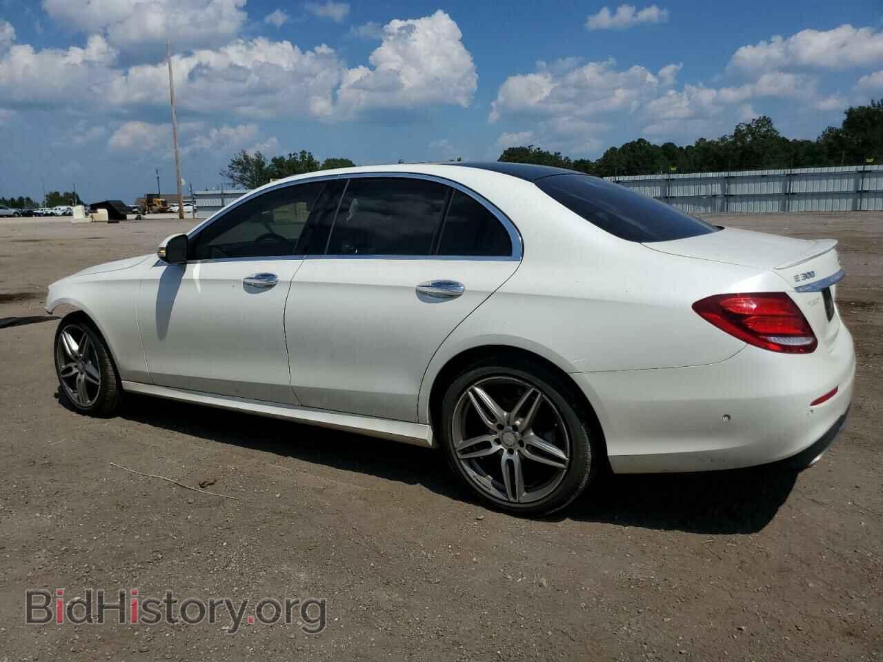 2017 MERCEDES-BENZ E-CLASS - VIN: WDDZF4JBXHA033287 - Фото 2