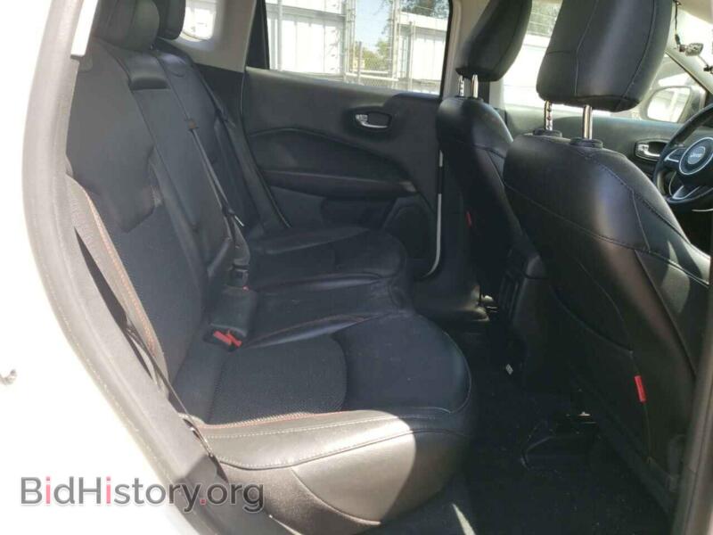 2020 Jeep COMPASS (VIN 3C4NJDDB7LT203531) — photo 10 of 13