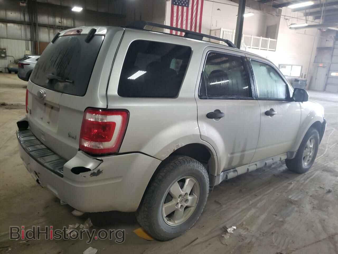 2010 FORD ESCAPE - VIN: 1FMCU0DG4AKB08227 - Фото 3