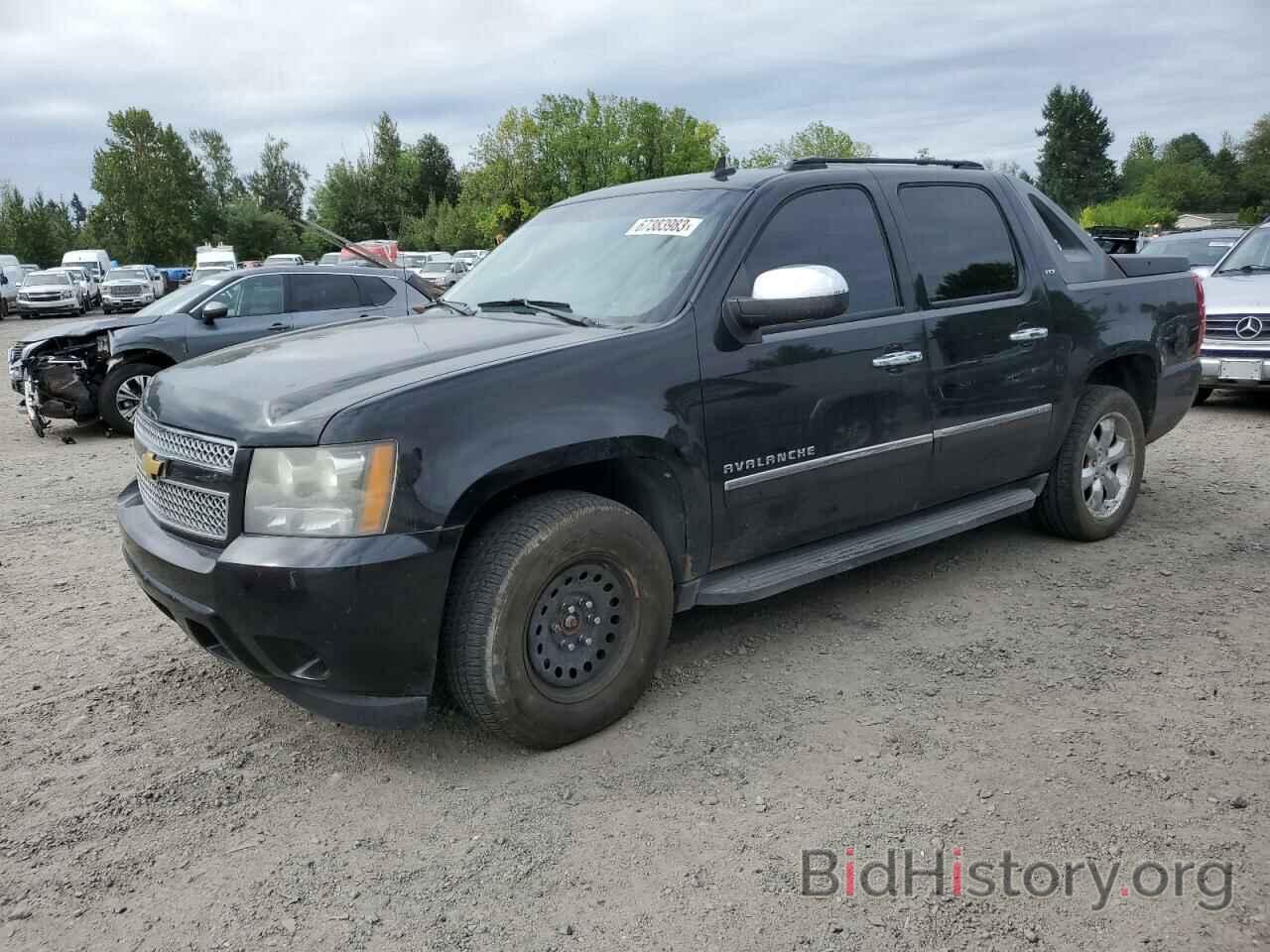 Photo 3GNVKGE0XAG296568 - CHEVROLET AVALANCHE 2010