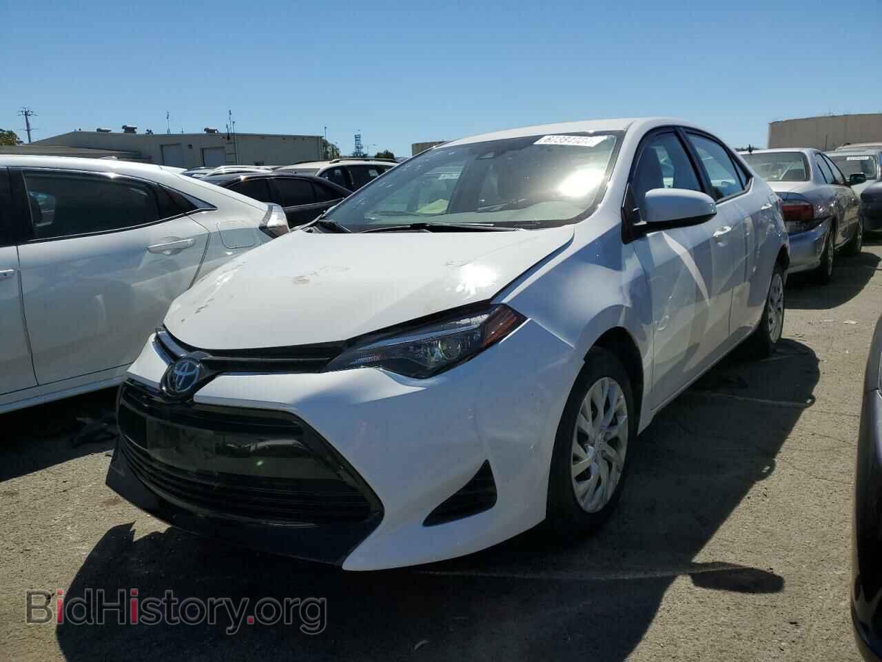 Фотография 5YFBURHE8HP675419 - TOYOTA COROLLA 2017