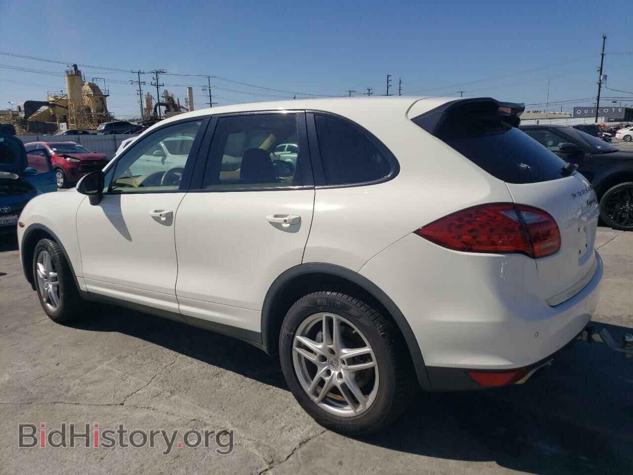 2011 PORSCHE CAYENNE - VIN: WP1AB2A24BLA43377 - Photo 2