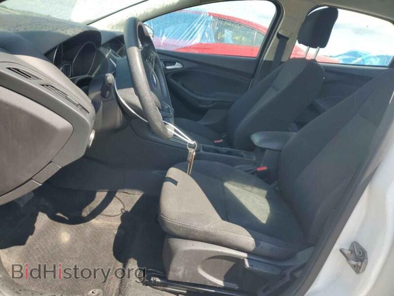 2017 Ford FOCUS (VIN 1FADP3F2XHL324192) — photo 7 of 12