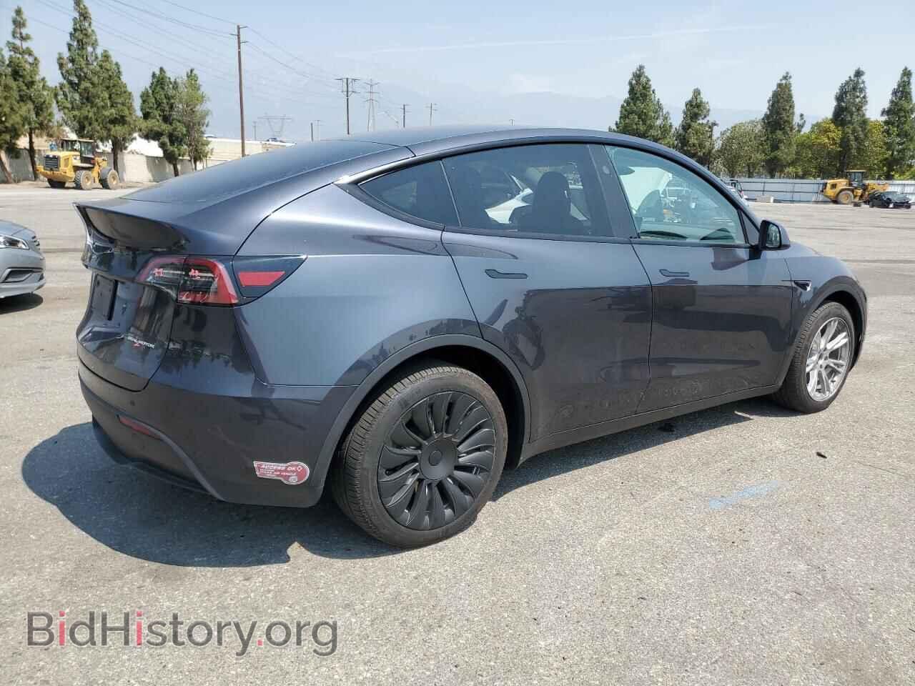 2024 TESLA MODEL Y - VIN: 7SAYGDEE5RA233851 - Фото 3