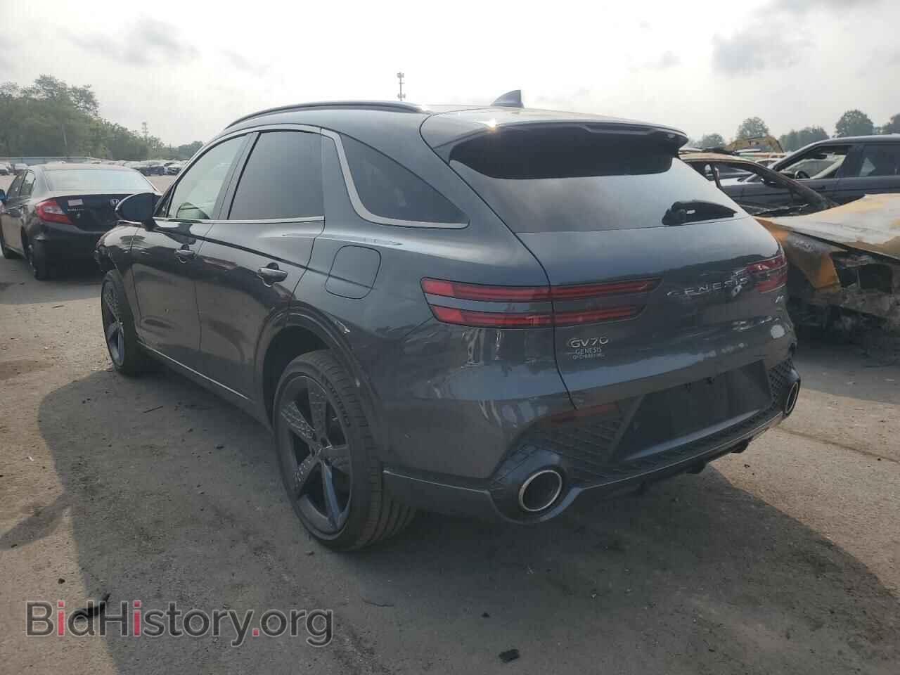 2022 GENESIS GV70 BASE - VIN: KMUMADTB3NU057051 - Photo 2