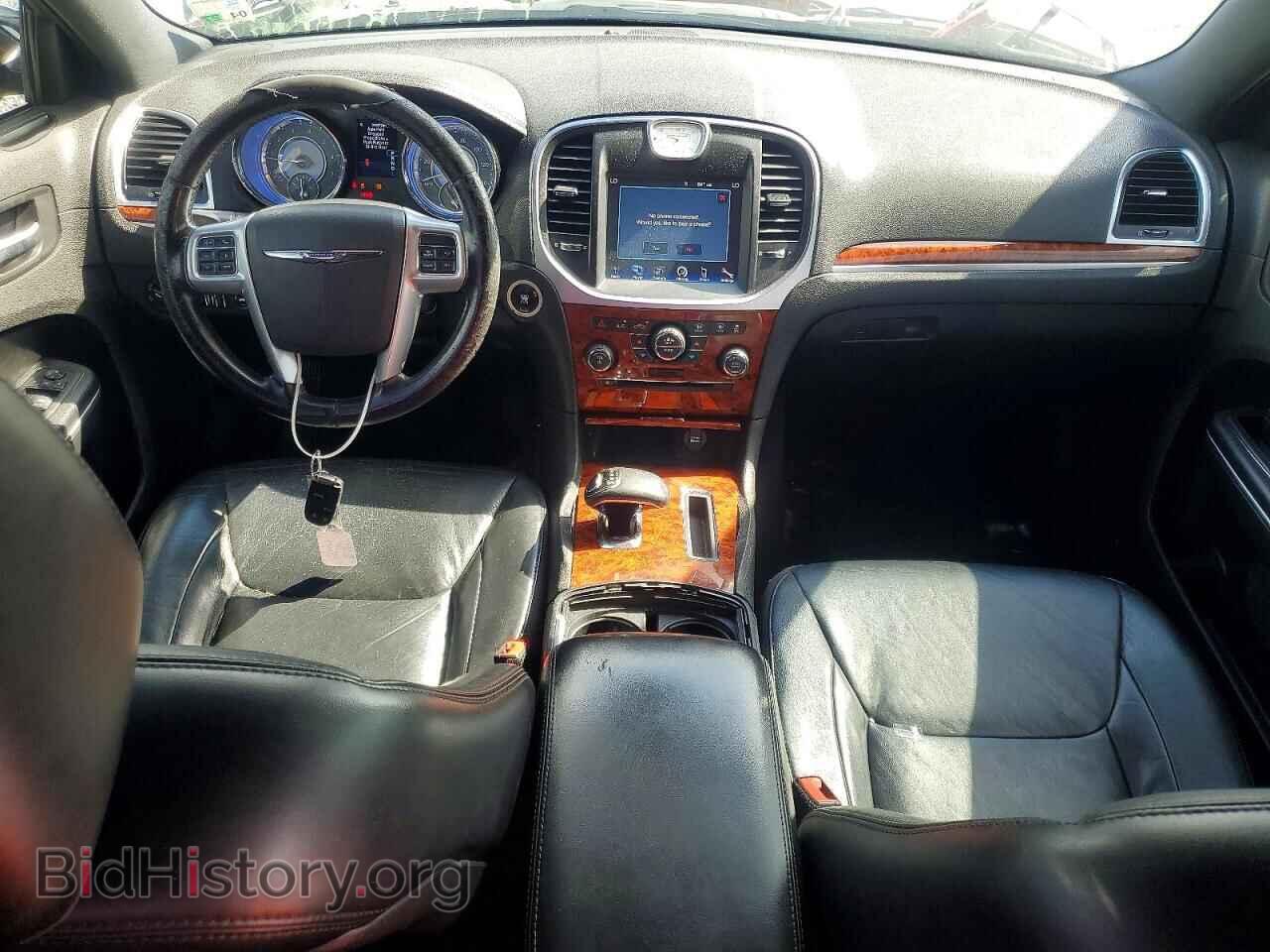 2014 Chrysler 300 (VIN 2C3CCAAG3EH354673) — photo 8 of 12