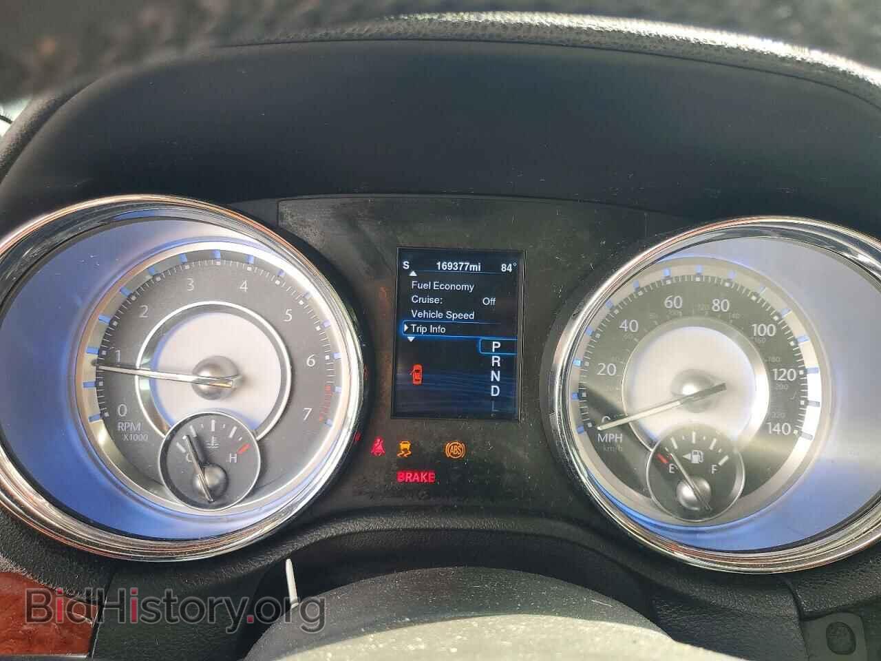 2014 Chrysler 300 (VIN 2C3CCAAG3EH354673) — photo 9 of 12