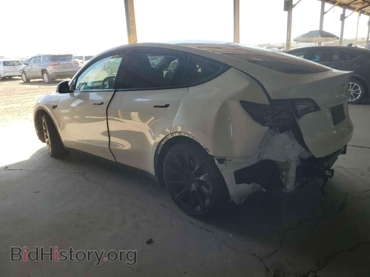 2023 TESLA MODEL Y - VIN: 7SAYGAEEXPF671165 - Фото 2