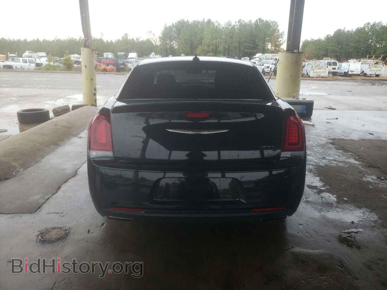 2019 CHRYSLER 300 - VIN: 2C3CCABT5KH689845 - Фото 6