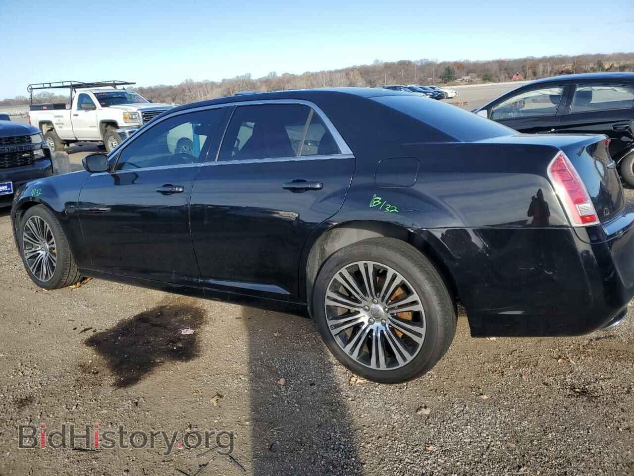 2013 CHRYSLER 300 - VIN: 2C3CCABT9DH557917 - Фото 2