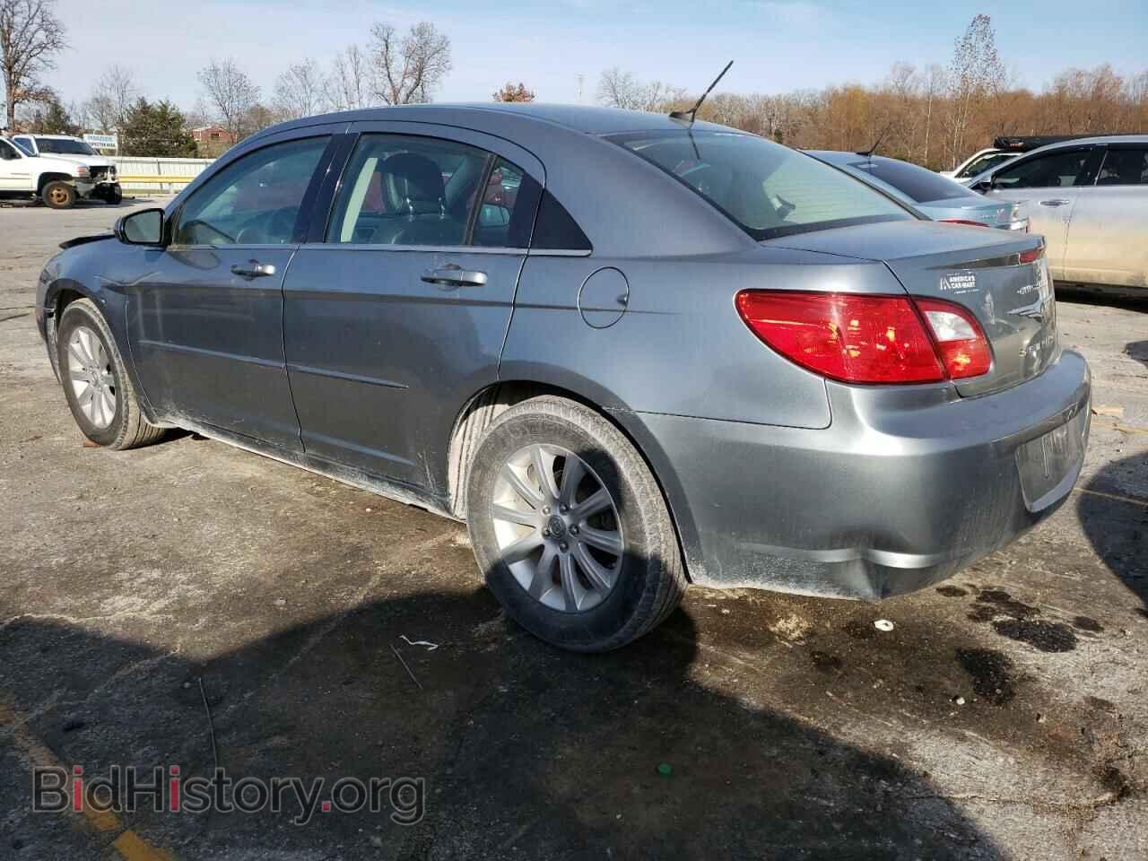 2010 CHRYSLER SEBRING - VIN: 1C3CC5FB7AN146981 - Фото 2