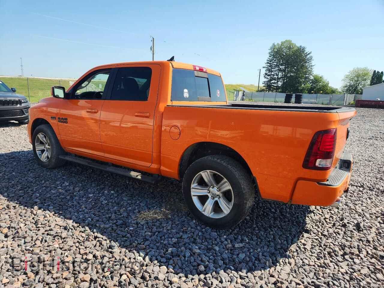 2015 RAM 1500 - VIN: 1C6RR7MT6FS702256 - Photo 2