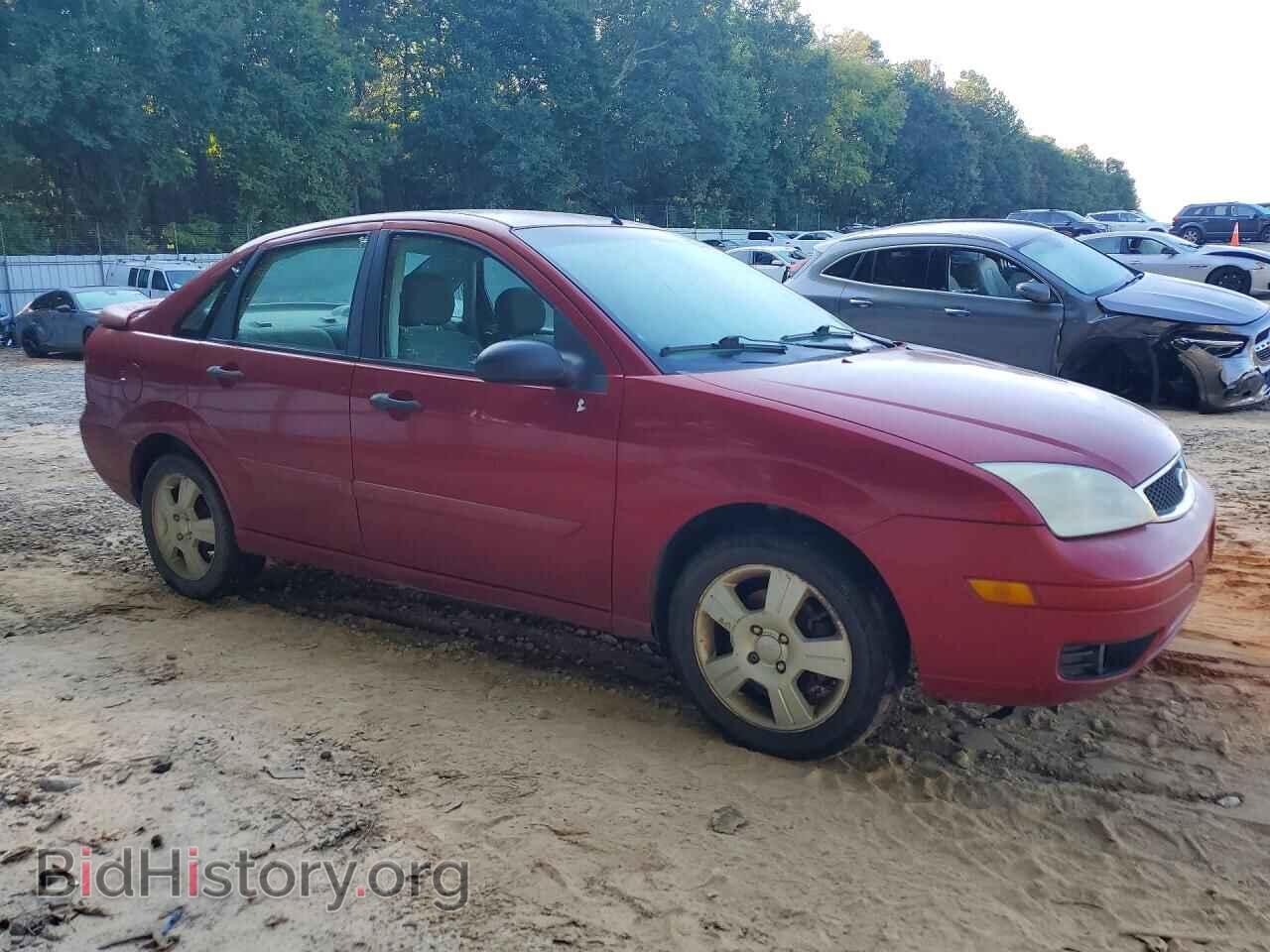 2005 FORD FOCUS - VIN: 1FAFP34N45W163712 - Photo 4