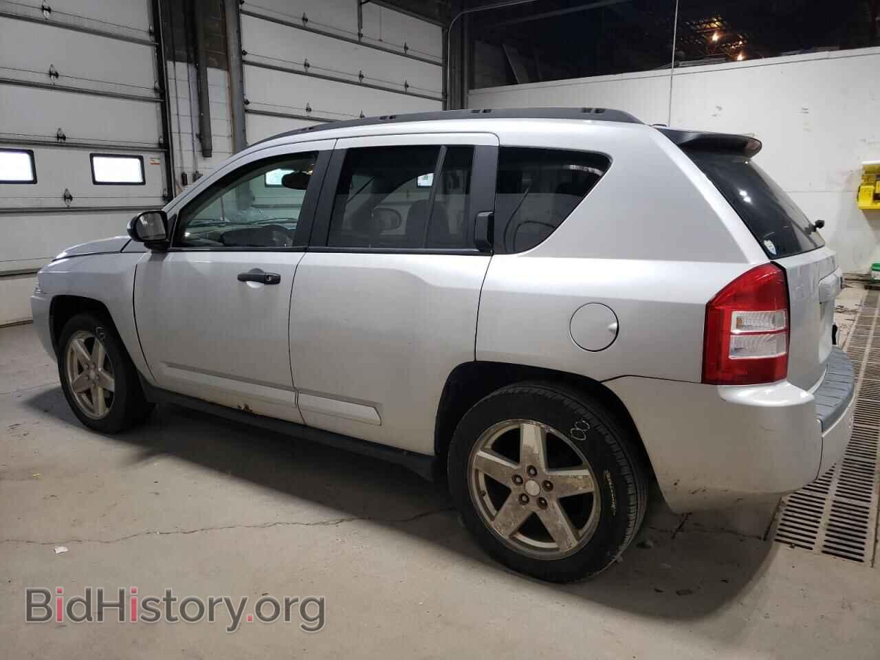 2008 JEEP COMPASS - VIN: 1J8FT57W68D708601 - Фото 2
