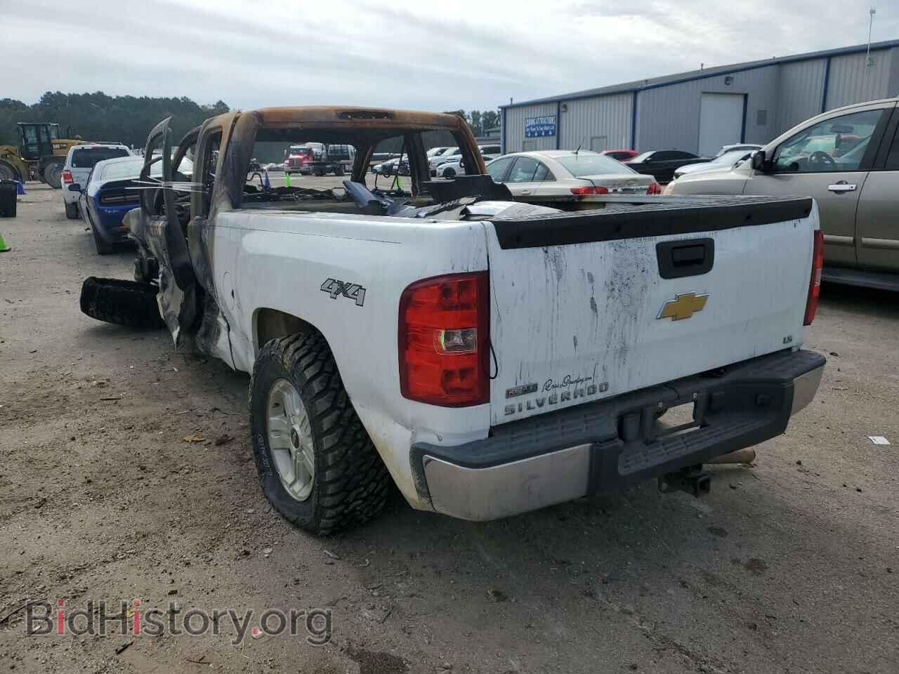 2011 CHEVROLET SILVERADO - VIN: 1GCRKREA9BZ316941 - Фото 2