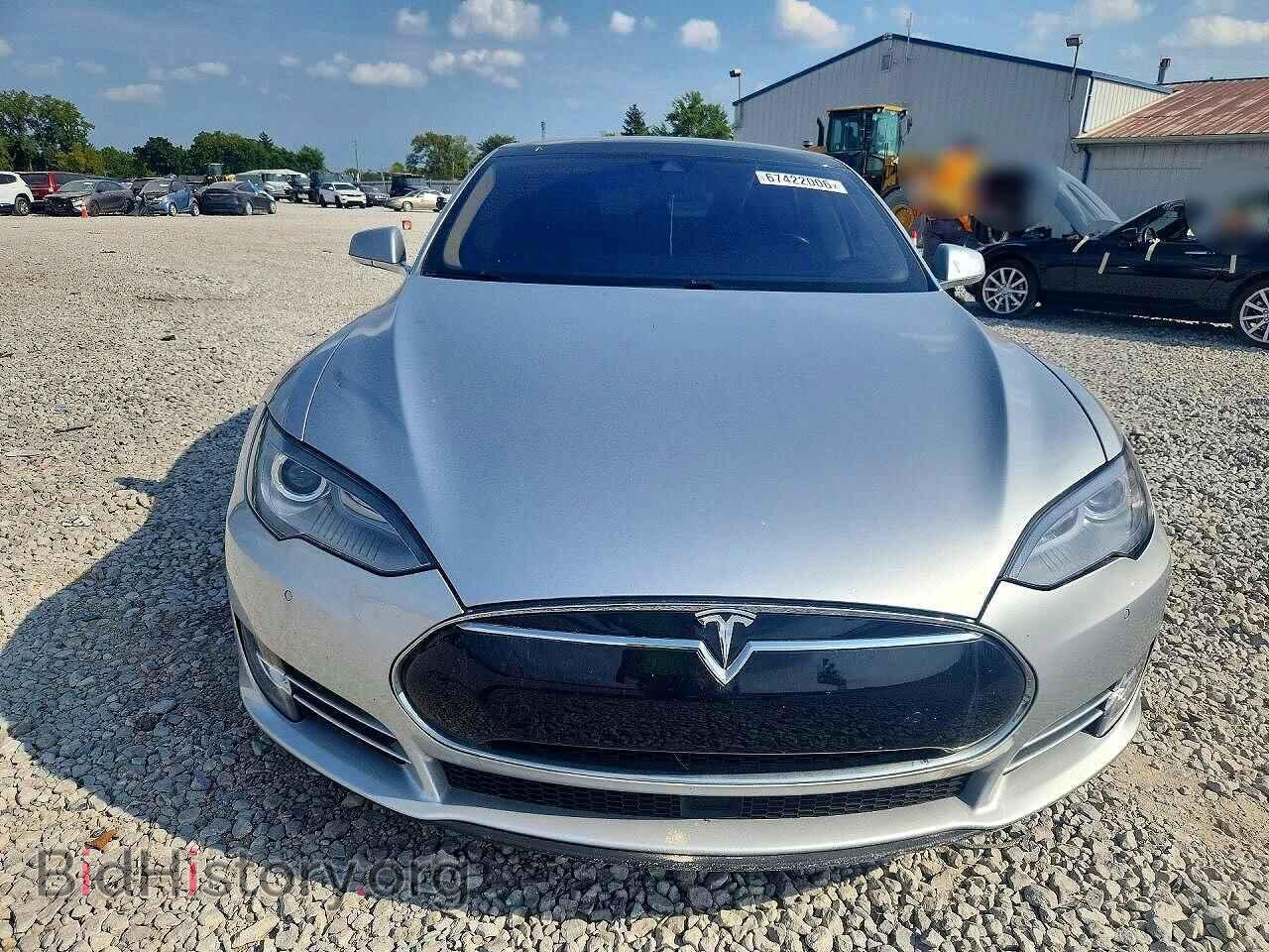 2014 TESLA MODEL S - VIN: 5YJSA1H12EFP61016 - Photo 5