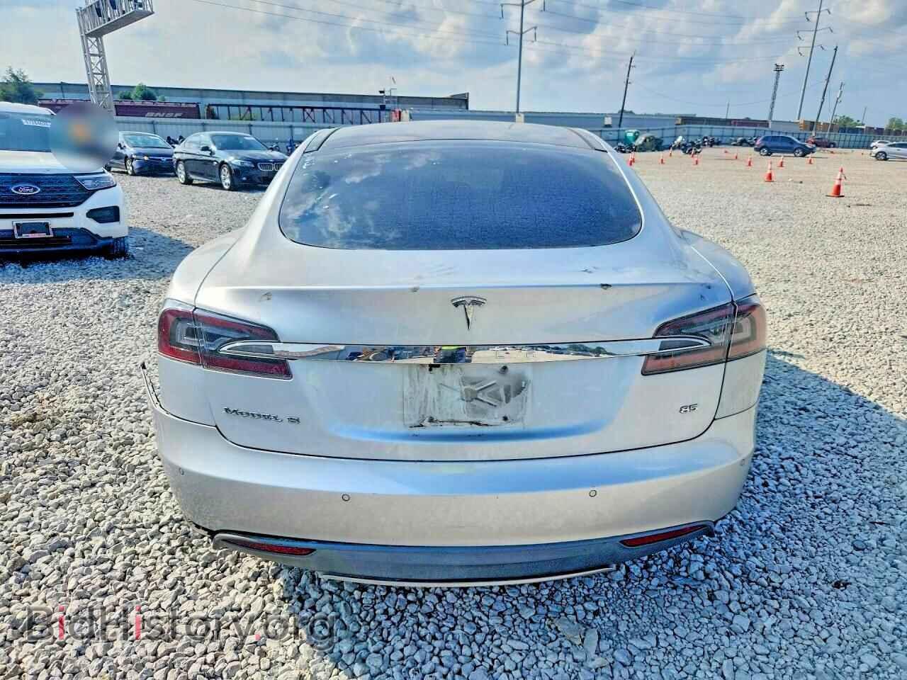 2014 TESLA MODEL S - VIN: 5YJSA1H12EFP61016 - Photo 6